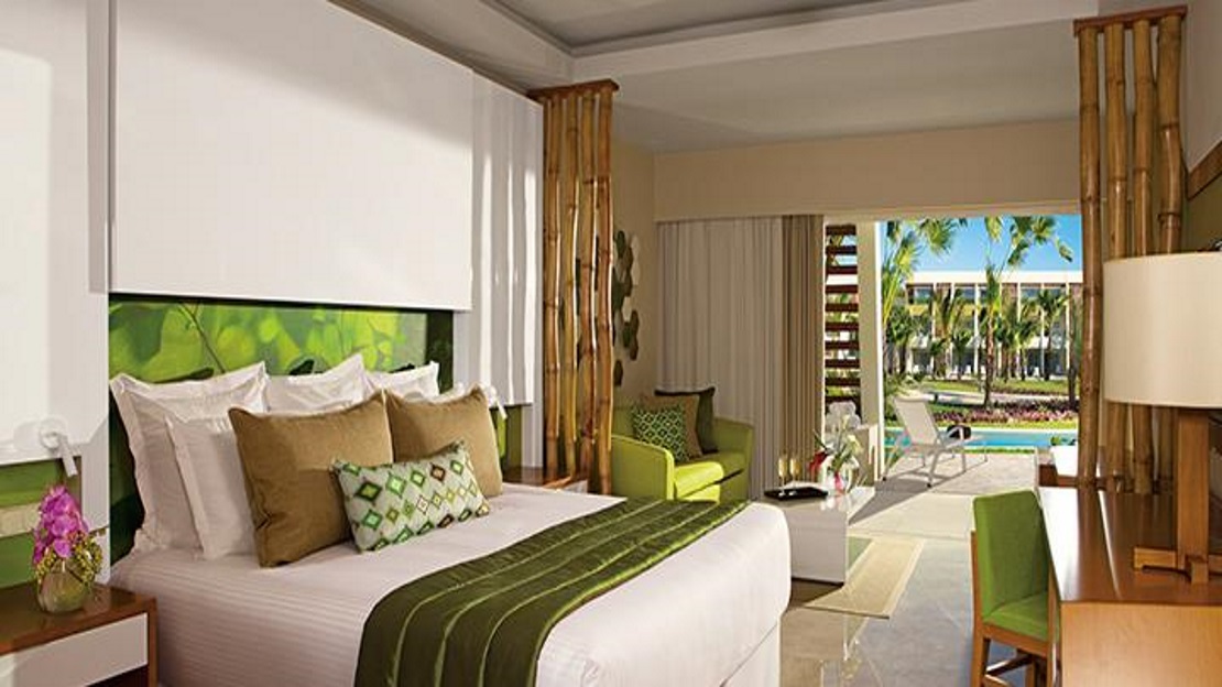 Junior Suite Swim-Up